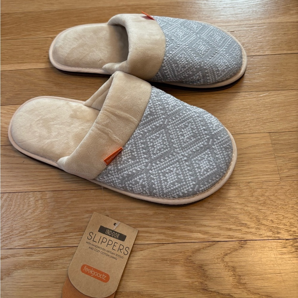 Feelgoodz Indoor Slippers Grey Size‎ Medium (8-9) NWT